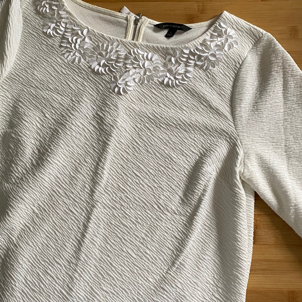 Banana Republic 🤍 Stunning White Sequin Top
